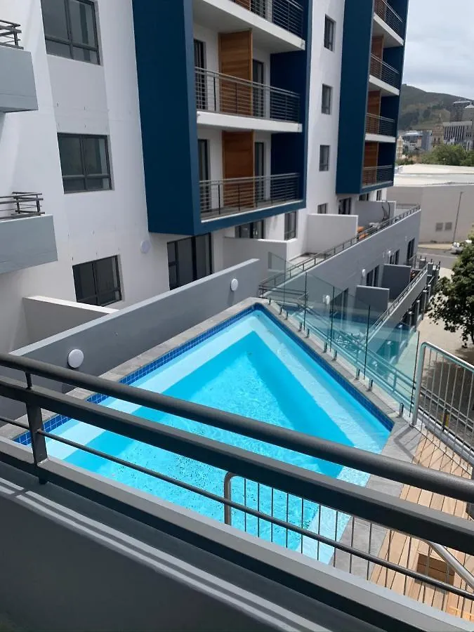 Modern Retreat In District Six Daire Cape Town